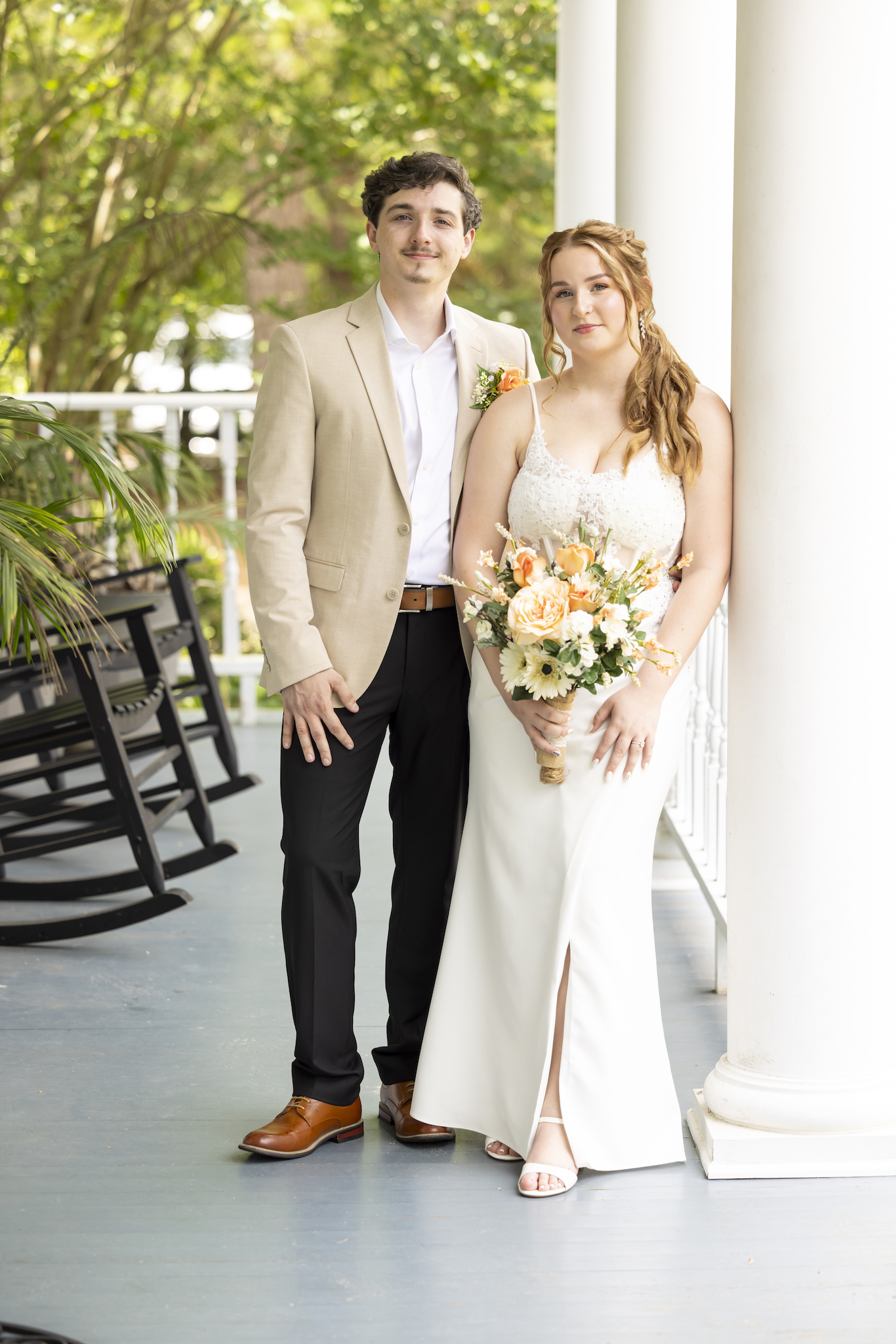 Relaxed couples portrait at their wedding at the Twelve Oak Estate in Lexington SC
