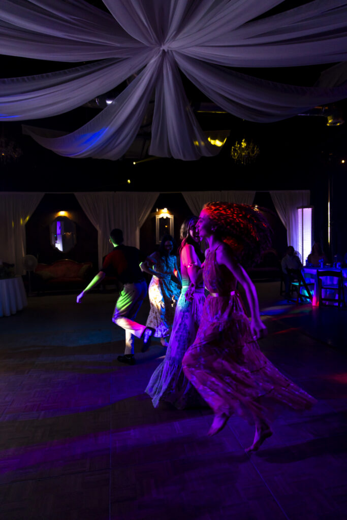 guests dancing at the Twelve Oak Estate wedding venue in Lexington SC